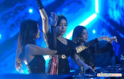 Reva Anwar Berkebaya DJ
