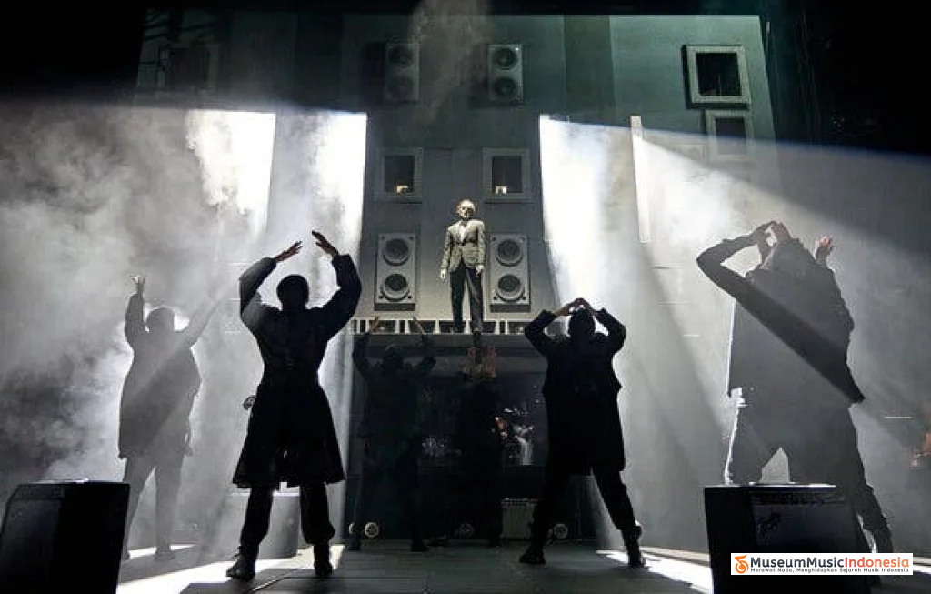 Hamlet Hail To The Thief