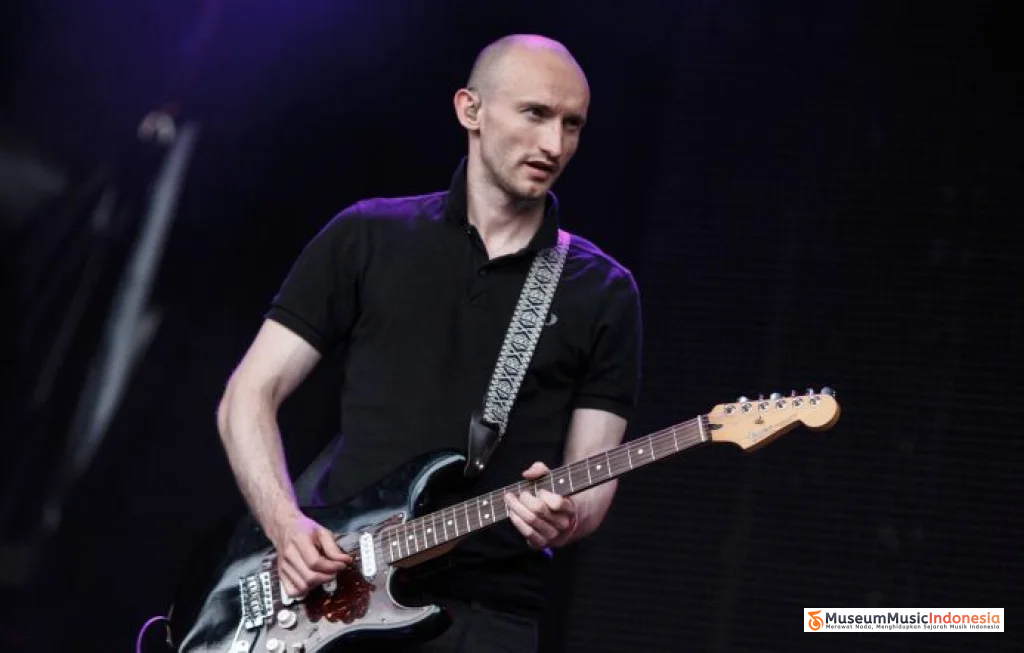 Rob Harvey debut solo album
